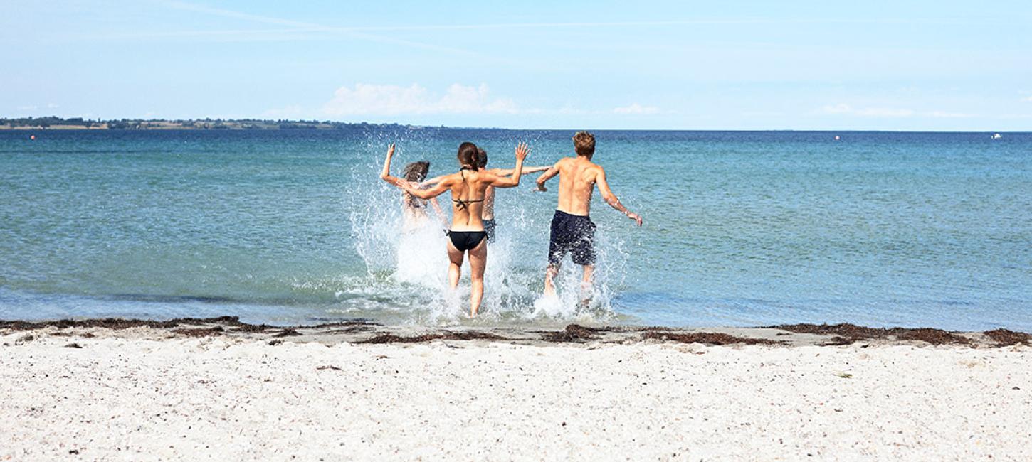 Friends on the beach in Aarhus